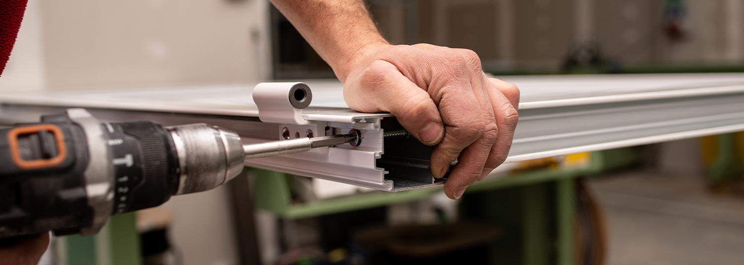 یراقآلات باکیفیت پنجره دوجداره UPVC نصبشده در کرج