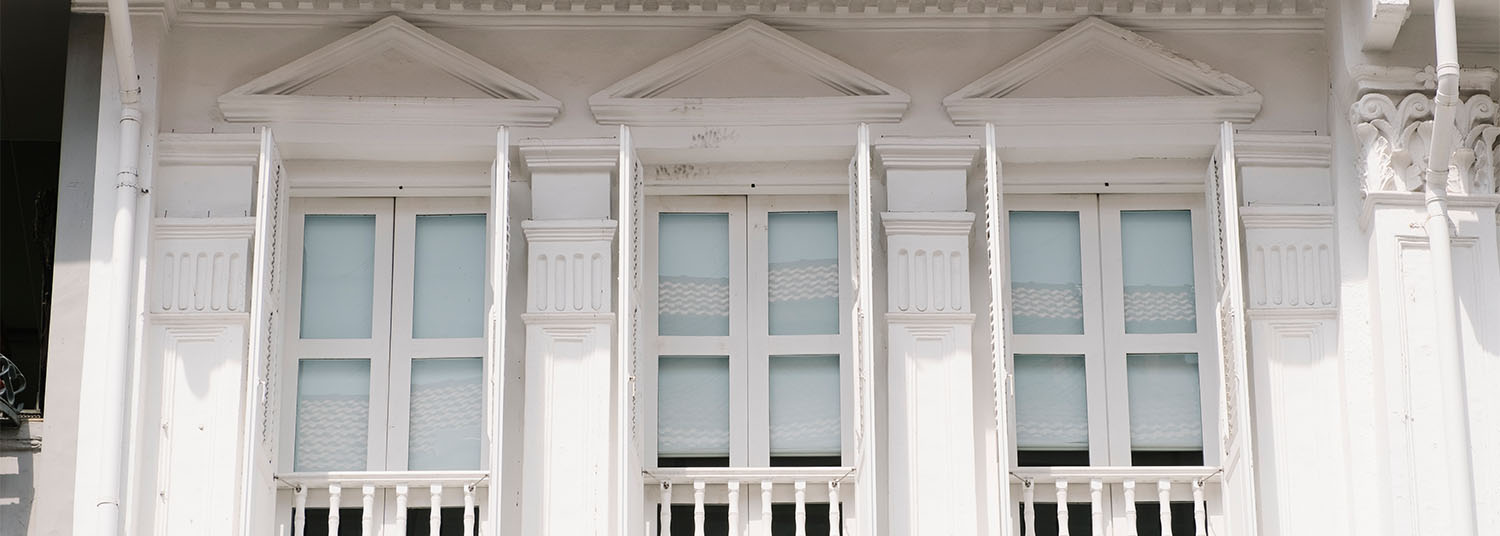 نصب پنجره دوجداره در بازسازی ساختمان قدیمی در کرج توسط گروه تولیدی جهانشیری